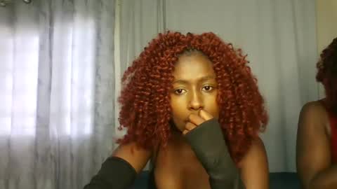 Snapshot of disah_002 chatting on 5, 12, 2025 disah_002 online show from 5, 12, 2025