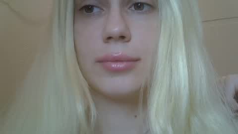 Snapshot of ditamilton chatting on 25, 4, 2026 DitaMilton online show from 25, 4, 2026