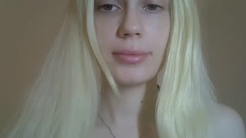 Snapshot of ditamilton chatting on 28, 4, 2026 DitaMilton online show from 28, 4, 2026