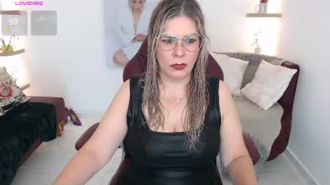 Snapshot of diva_milf chatting on 24, 6, 2026 Diva online show from 24, 6, 2026