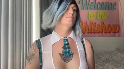 Snapshot of divinathedivine chatting on 24, 10, 2025 divinathedivine online show from 24, 10, 2025