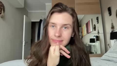 Snapshot of divine_beauty_girl chatting on 30, 1, 2025 Valerie online show from 30, 1, 2025