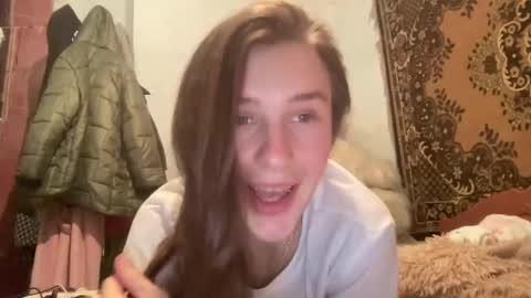 Snapshot of divine_beauty_girl chatting on 14, 2, 2025 Valerie online show from 14, 2, 2025