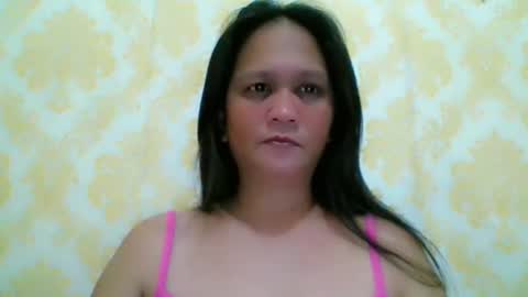 Snapshot of divinegrace10 chatting on 1, 2, 2026 Divine Grace Close To Your Hear online show from 1, 2, 2026