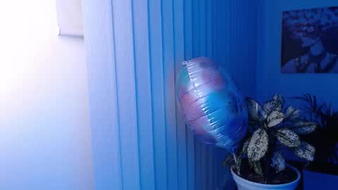 Snapshot of divineisis chatting on 22, 10, 2025 Hera online show from 22, 10, 2025