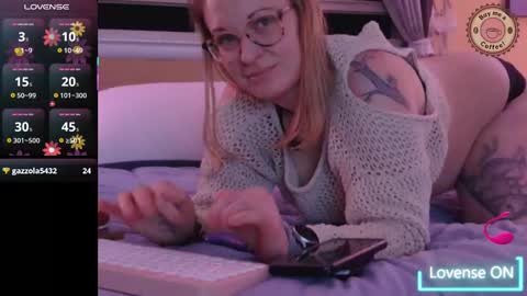 dixie_comanche online show from 28, 2, 2025