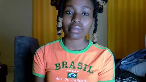 Snapshot of dixie_slutty12 chatting on 25, 9, 2025 dixie_slutty12 online show from 25, 9, 2025