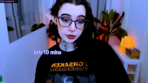 dixipixi_ online show from 7, 2, 2025