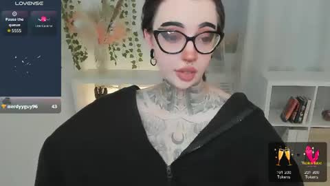 dixipixi_ online show from 17, 7, 2026