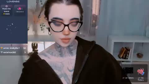 dixipixi_ online show from 18, 7, 2026