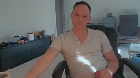 Snapshot of dj_diesel_rat chatting on 4, 2, 2025 dj_diesel_rat online show from 4, 2, 2025