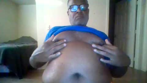 djbignuttsbrownass24 online show from 10, 2, 2025