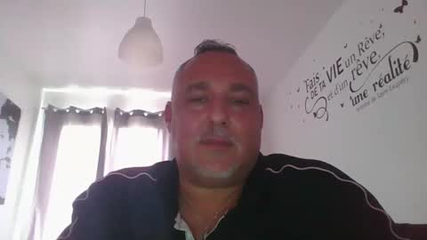 Snapshot of djeauzy77 chatting on 26, 3, 2026 djeauzy77 online show from 26, 3, 2026