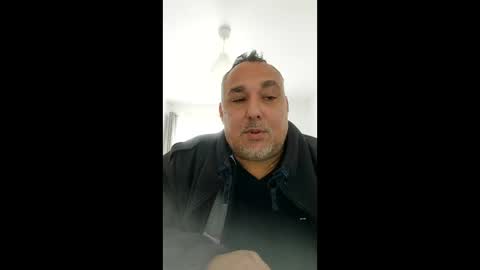 Snapshot of djeauzy77 chatting on 10, 4, 2026 djeauzy77 online show from 10, 4, 2026