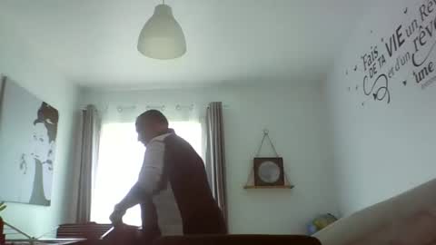 Snapshot of djeauzy77 chatting on 13, 4, 2026 djeauzy77 online show from 13, 4, 2026