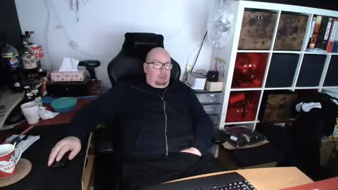 dobermann0002 online show from 4, 12, 2025