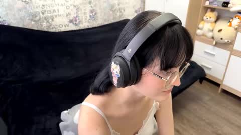 Snapshot of dodiebabikian chatting on 12, 9, 2025 Annie PVT IS OPEN online show from 12, 9, 2025