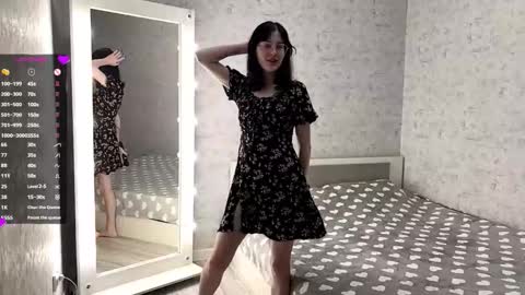 Snapshot of dodiebabikian chatting on 4, 10, 2025 Annie PVT IS OPEN online show from 4, 10, 2025