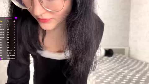 Snapshot of dodiebabikian chatting on 15, 10, 2025 Annie PVT IS OPEN online show from 15, 10, 2025