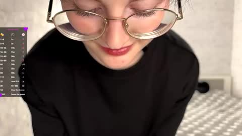 Snapshot of dodiebabikian chatting on 17, 10, 2025 Annie PVT IS OPEN online show from 17, 10, 2025