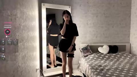 Snapshot of dodiebabikian chatting on 21, 10, 2025 Annie PVT IS OPEN online show from 21, 10, 2025