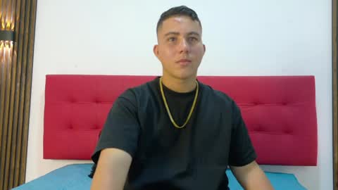 Snapshot of dogerman_01 chatting on 15, 5, 2026 01 online show from 15, 5, 2026