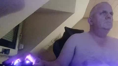 Snapshot of doggy2629 chatting on 29, 10, 2025 doggy2629 online show from 29, 10, 2025