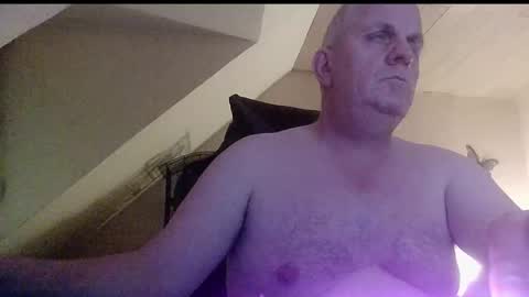 Snapshot of doggy2629 chatting on 7, 1, 2026 doggy2629 online show from 7, 1, 2026