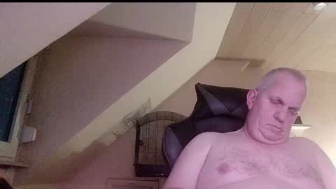 Snapshot of doggy2629 chatting on 2, 2, 2026 doggy2629 online show from 2, 2, 2026