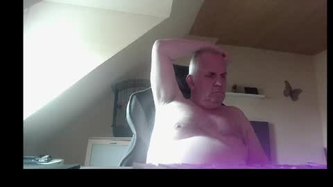 Snapshot of doggy2629 chatting on 20, 4, 2026 doggy2629 online show from 20, 4, 2026