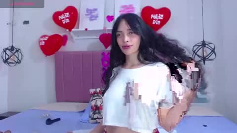 Snapshot of dolce_horny chatting on 5, 3, 2025 Dolce online show from 5, 3, 2025