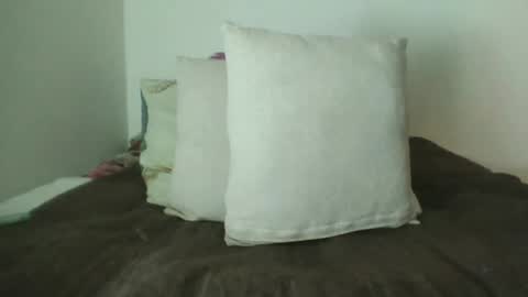 doll_dollys_ online show from 8, 5, 2026