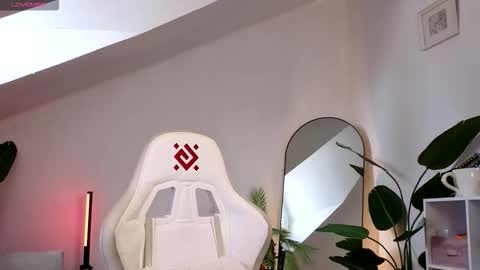 Your doll Lesli online show from 30, 9, 2025