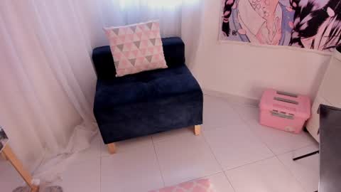 Snapshot of doll_venus chatting on 24, 6, 2026 Roxana independent model can you help me reach 100 hands up uwu online show from 24, 6, 2026