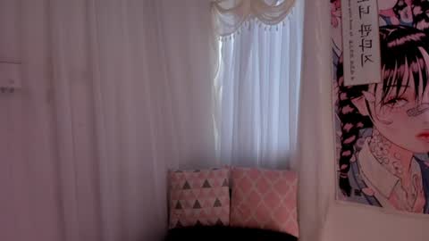 Snapshot of doll_venus chatting on 30, 7, 2026 Roxana independent model can you help me reach 100 hands up uwu online show from 30, 7, 2026