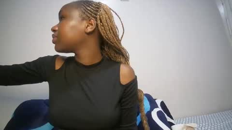 Snapshot of dollberry chatting on 12, 12, 2024 dollberry online show from 12, 12, 2024