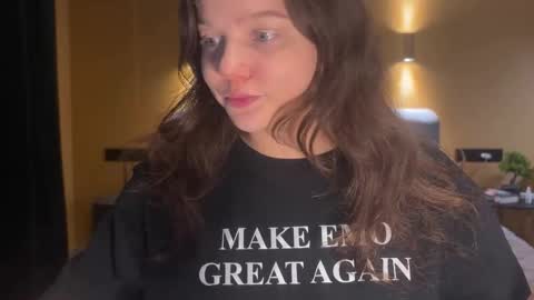 Snapshot of dolldolor chatting on 31, 10, 2025 Charlotte online show from 31, 10, 2025