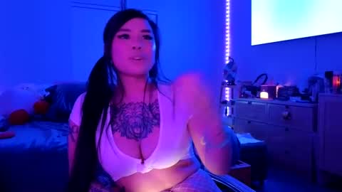 DOLLLFACE online show from 19, 2, 2025