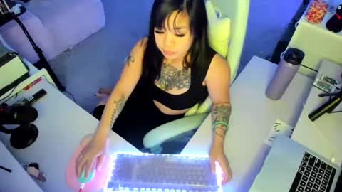 DOLLLFACE online show from 4, 10, 2025