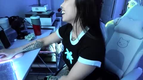 DOLLLFACE online show from 9, 4, 2026