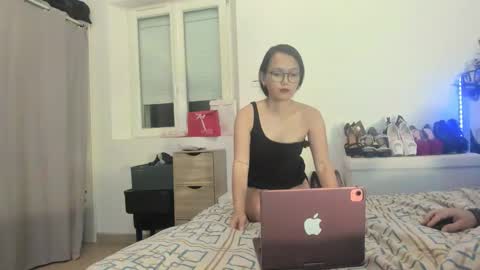 dolly2425 online show from 13, 4, 2026