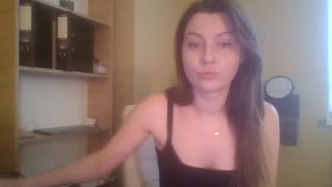 Snapshot of dollyroma chatting on 4, 11, 2025 DollyRoma online show from 4, 11, 2025