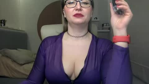 DOM MUMMY online show from 26, 1, 2025