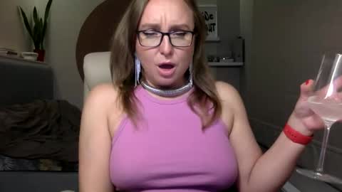 DOM MUMMY online show from 13, 10, 2025