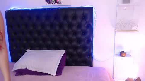 Snapshot of domenica_west chatting on 13, 12, 2024 domenica online show from 13, 12, 2024