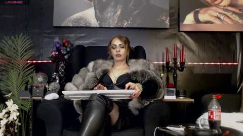 Snapshot of dominatrixeve chatting on 7, 2, 2025 Dominatrix Eve online show from 7, 2, 2025