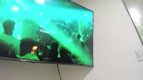 Snapshot of dominic_donnovan chatting on 22, 12, 2025 DOMI online show from 22, 12, 2025