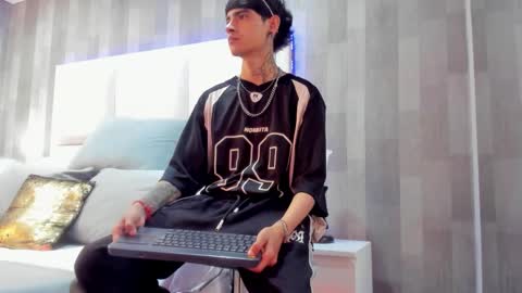 Dominic foox online show from 10, 2, 2026