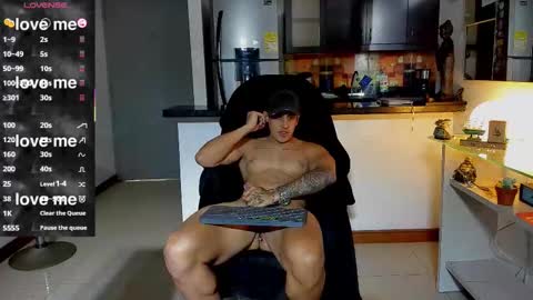 Snapshot of dominic_joness chatting on 5, 10, 2025 SANTI independent model online show from 5, 10, 2025