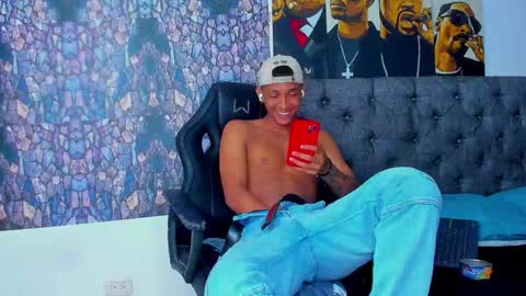 Snapshot of dominic_smith_ chatting on 6, 2, 2025 dominic_smith_ online show from 6, 2, 2025